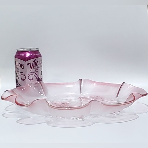 13" 🇩🇪 Crystal Pink Roses 3 Toed Ruffled Edge Satin Serving Platter by Mikasa - Picture 3 of 13